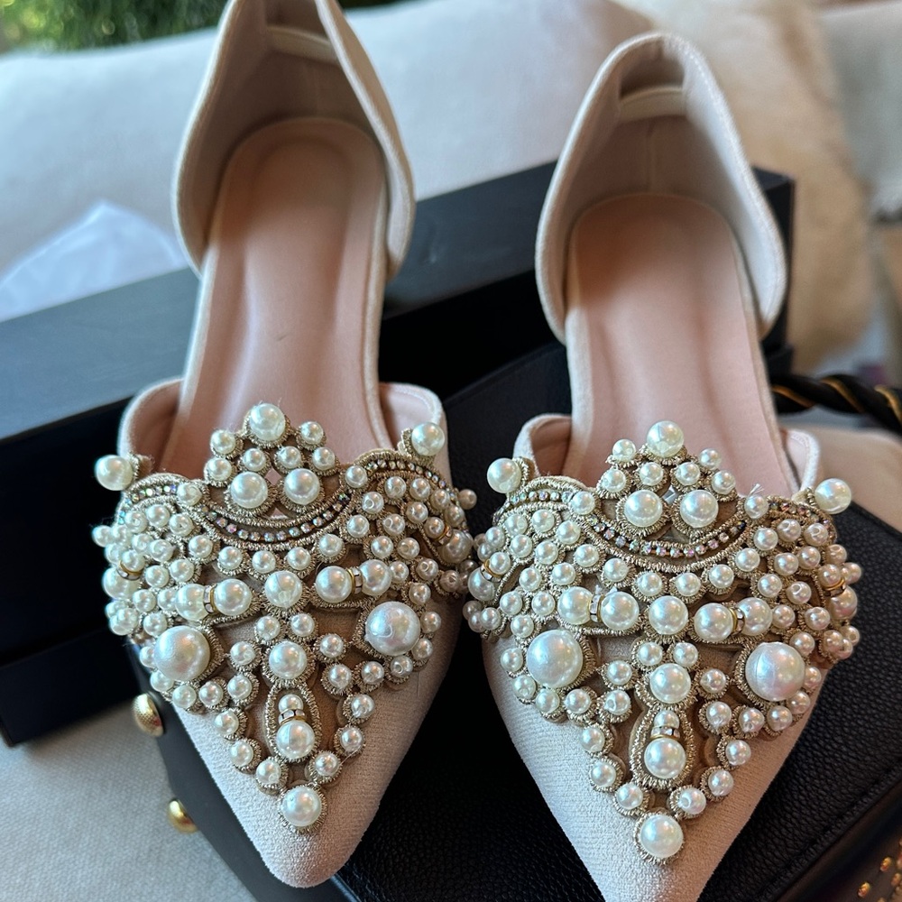 Elegant Pearl adorned Cream Women's flats